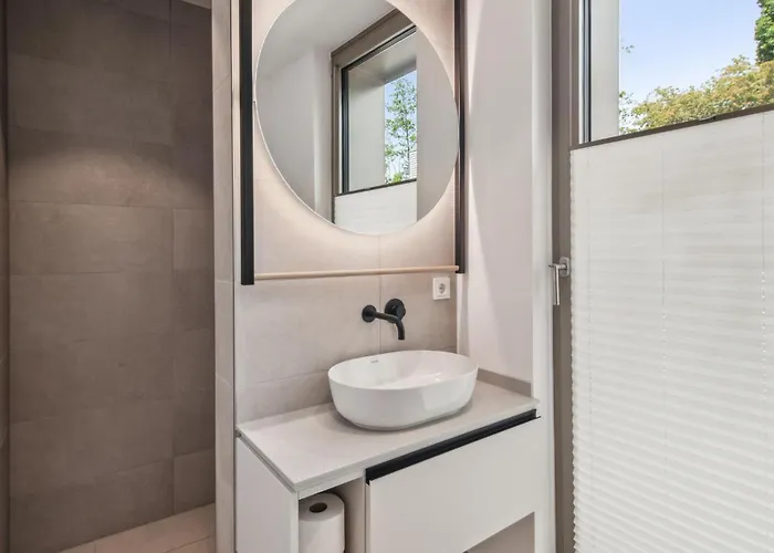 1 Bedroom Awesome In Tossens Apartman *